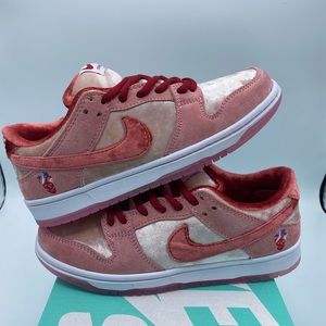 SOLD Nike Strangelove